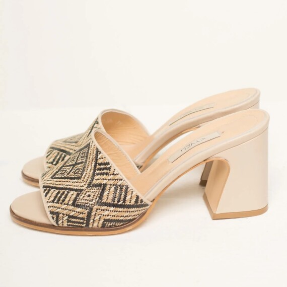 https://rawda-sy.kyveli.me/products/boho-sandals
