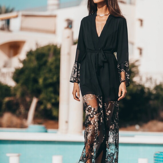 https://rawda-sy.kyveli.me/products/royal-flora-abaya
