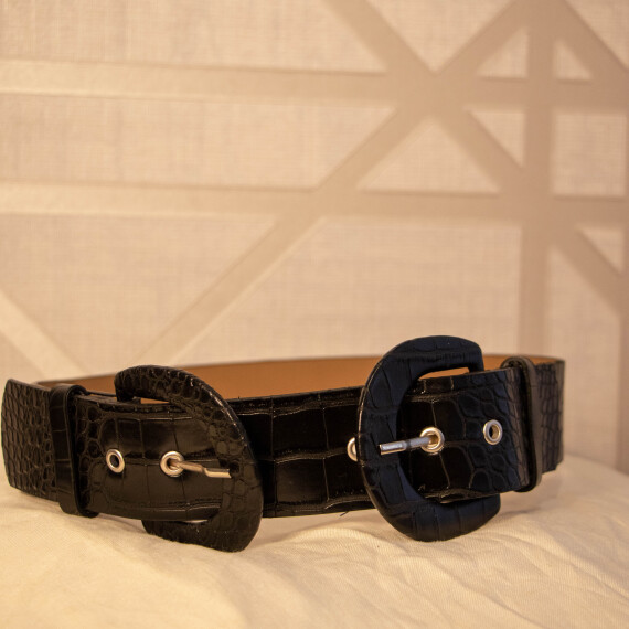 https://rawda-sy.kyveli.me/products/double-sided-black-belt