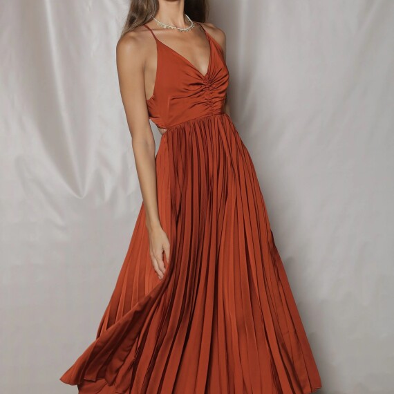 https://rawda-sy.kyveli.me/products/sunset-maxi-dress