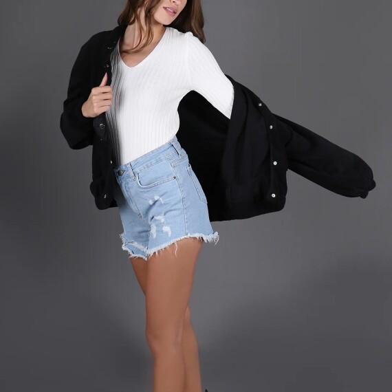 https://rawda-sy.kyveli.me/products/fluffy-zip-up-jacket
