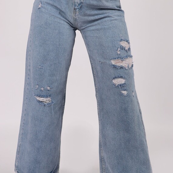https://rawda-sy.kyveli.me/products/ripped-details-jeans