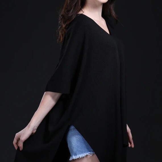 https://rawda-sy.kyveli.me/products/oversized-tee