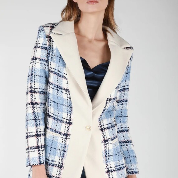 https://rawda-sy.kyveli.me/products/tartan-oversize-blazer