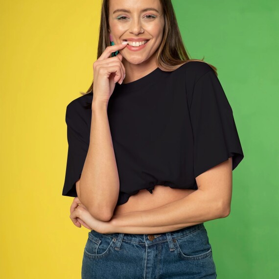 https://rawda-sy.kyveli.me/products/crop-top-2
