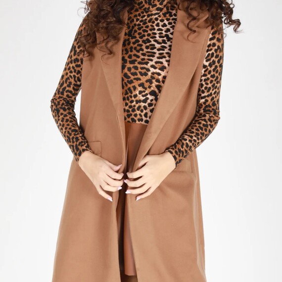 https://rawda-sy.kyveli.me/products/jacky-gilet-coat