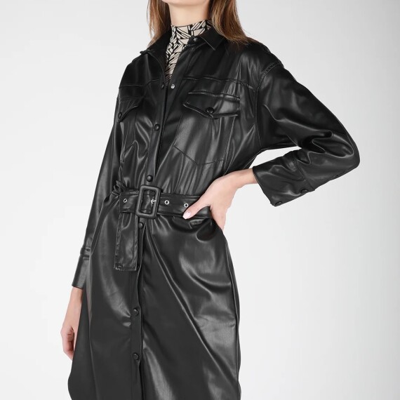 https://rawda-sy.kyveli.me/products/bossy-girl-leather-jacket