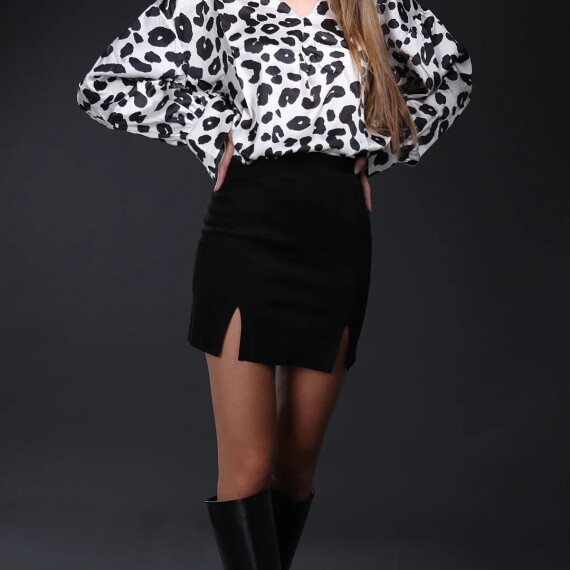 https://rawda-sy.kyveli.me/products/leopard-oversized-shirt