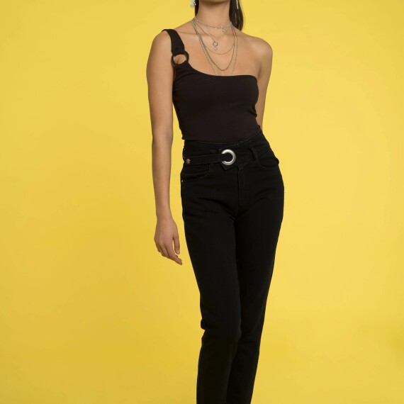 https://rawda-sy.kyveli.me/products/ringed-mom-jeans