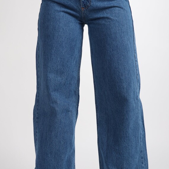 https://rawda-sy.kyveli.me/products/off-beam-jeans