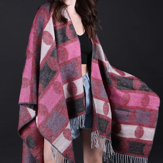 https://rawda-sy.kyveli.me/products/bohemian-poncho