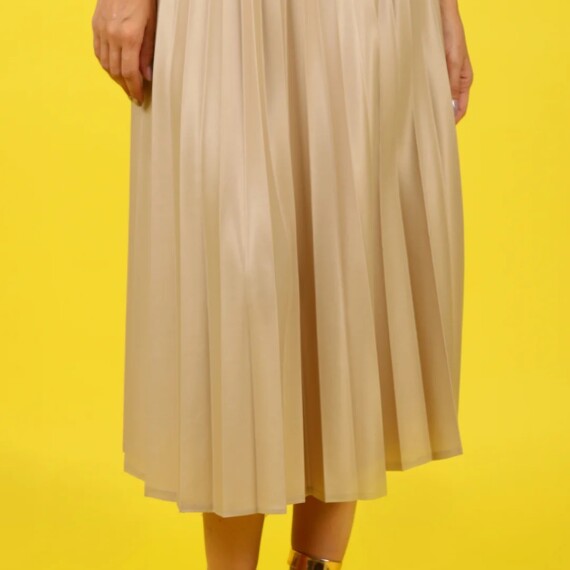 https://rawda-sy.kyveli.me/products/pleated-skirt