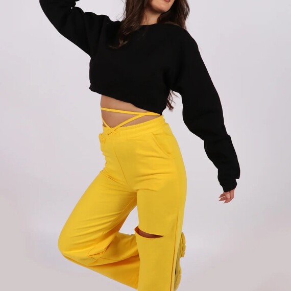 https://rawda-sy.kyveli.me/products/ripped-casual-wide-pants