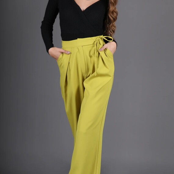 https://rawda-sy.kyveli.me/products/wide-leg-pants