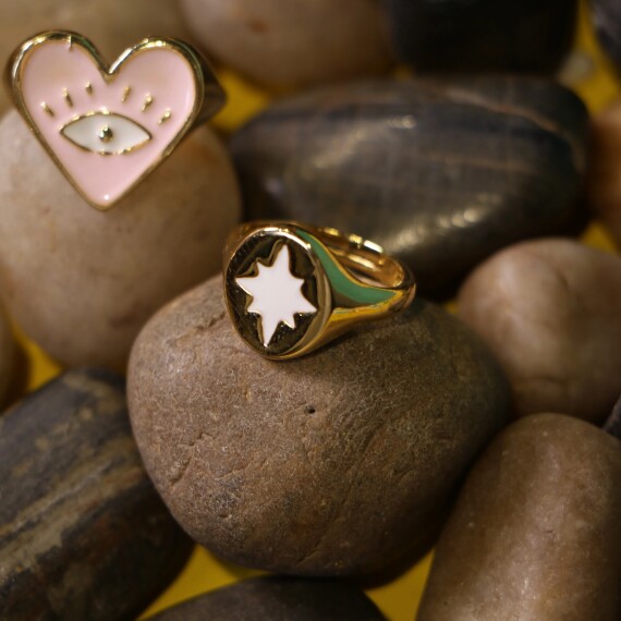 https://rawda-sy.kyveli.me/products/first-star-ring