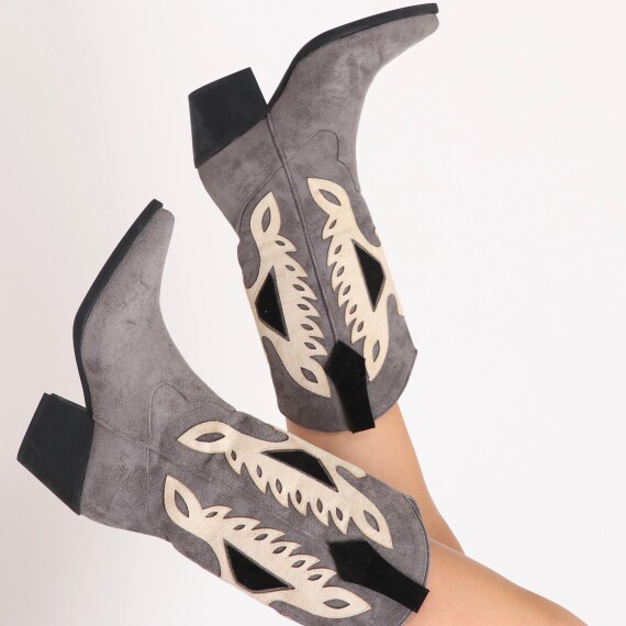 https://rawda-sy.kyveli.me/products/texas-cowboy-boots