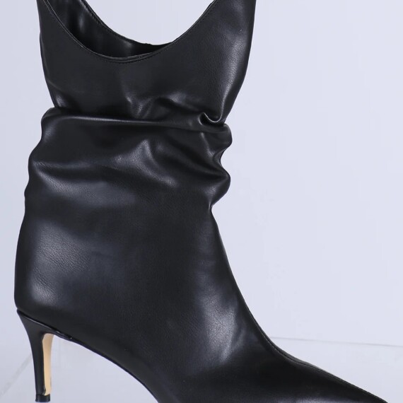 https://rawda-sy.kyveli.me/products/leather-slouchy-boots