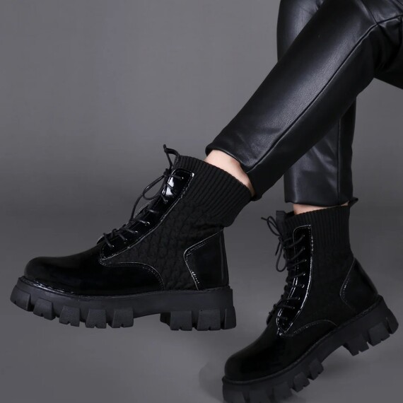 https://rawda-sy.kyveli.me/products/cuccoo-leather-boots