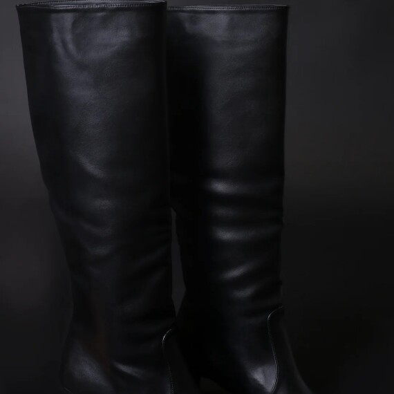 https://rawda-sy.kyveli.me/products/smart-heeled-boots