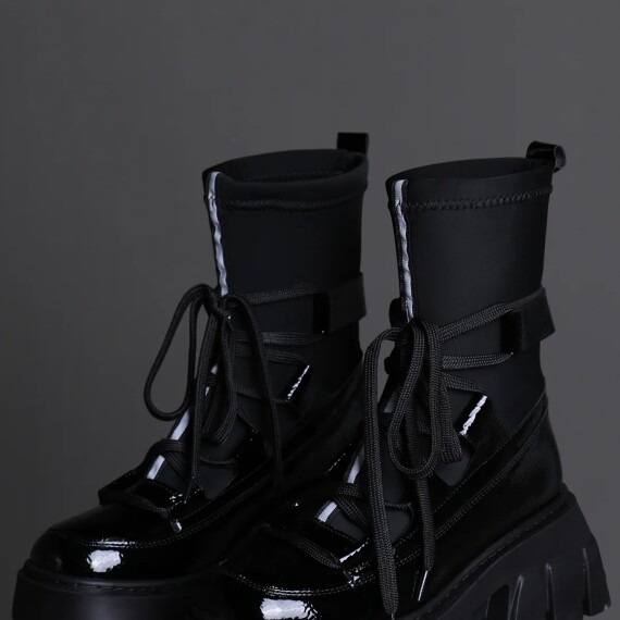 https://rawda-sy.kyveli.me/products/platform-sock-boots
