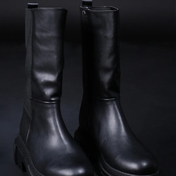 https://rawda-sy.kyveli.me/products/classic-leather-boots