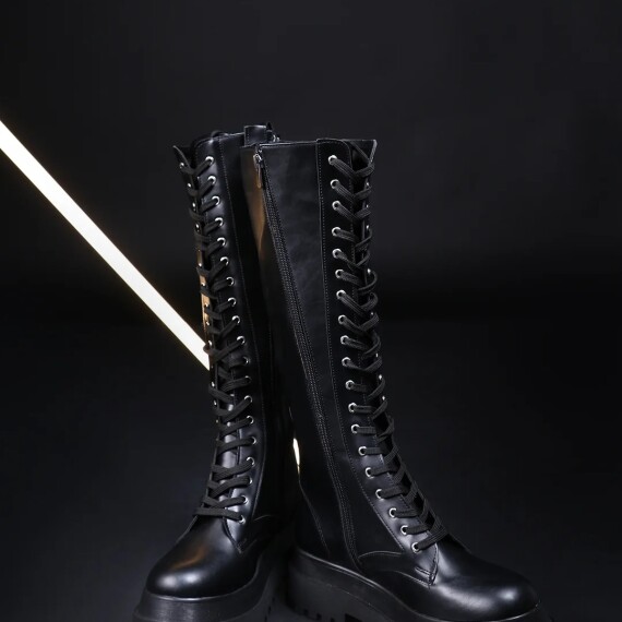 https://rawda-sy.kyveli.me/products/lace-up-platform-boots