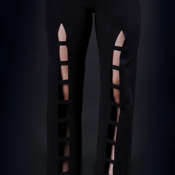 https://rawda-sy.kyveli.me/products/open-front-pants