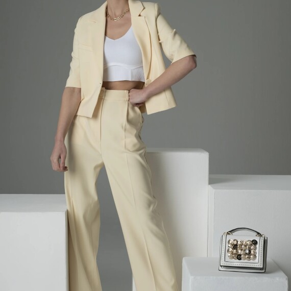 https://rawda-sy.kyveli.me/products/midspring-suit