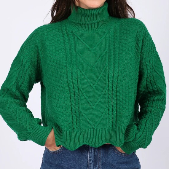https://rawda-sy.kyveli.me/products/turtule-neck-knit-sweater