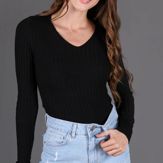 https://rawda-sy.kyveli.me/products/basic-v-neck
