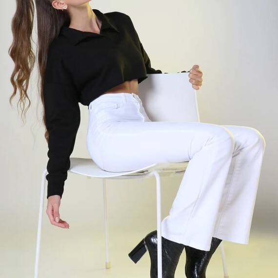 https://rawda-sy.kyveli.me/products/crop-sweater