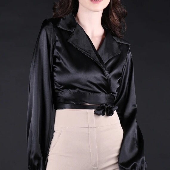 https://rawda-sy.kyveli.me/products/bishop-sleeve-blouse