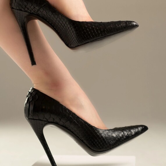 https://rawda-sy.kyveli.me/products/classy-d