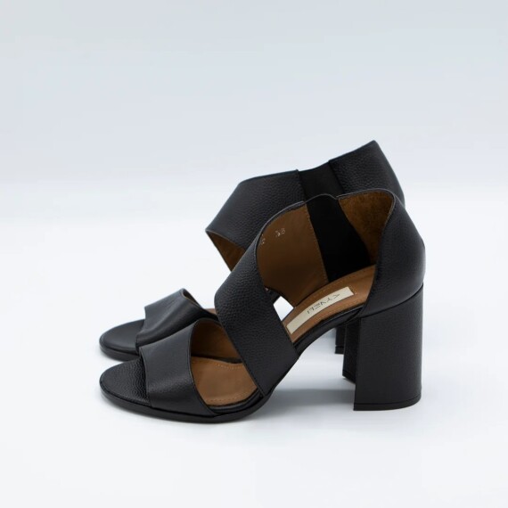 https://rawda-sy.kyveli.me/products/masha