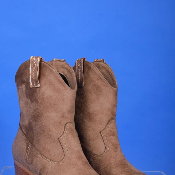 https://rawda-sy.kyveli.me/products/desert-mist-boots