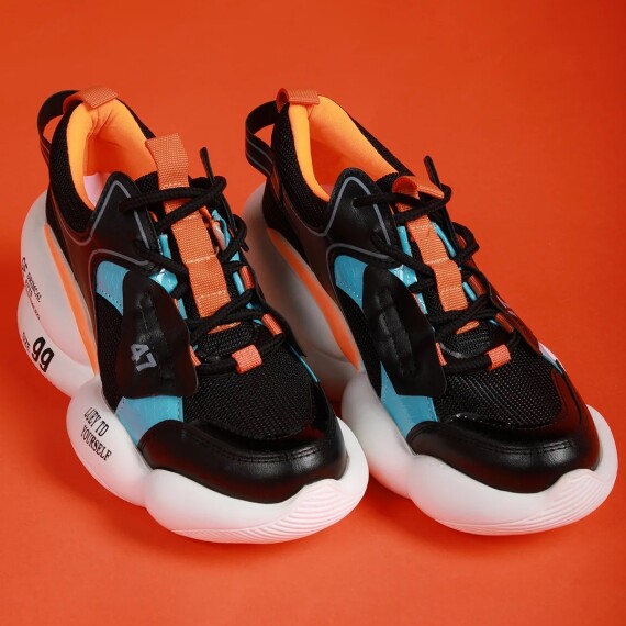 https://rawda-sy.kyveli.me/products/contrast-chunky-sneakers