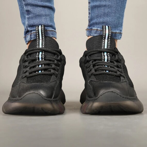 https://rawda-sy.kyveli.me/products/leez-sneakers