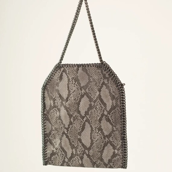 https://rawda-sy.kyveli.me/products/grey-snake-leather-big-back
