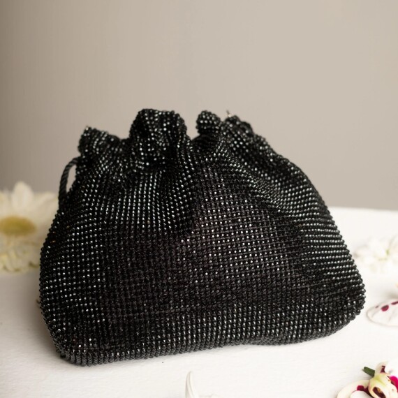 https://rawda-sy.kyveli.me/products/glammed-up