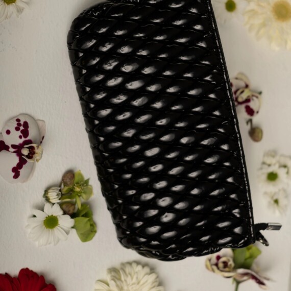 https://rawda-sy.kyveli.me/products/bubbly-with-chain