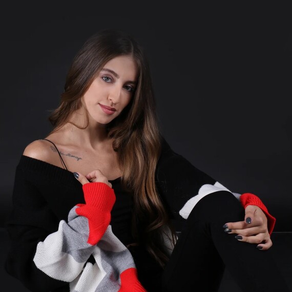 https://rawda-sy.kyveli.me/products/color-block-cardigan