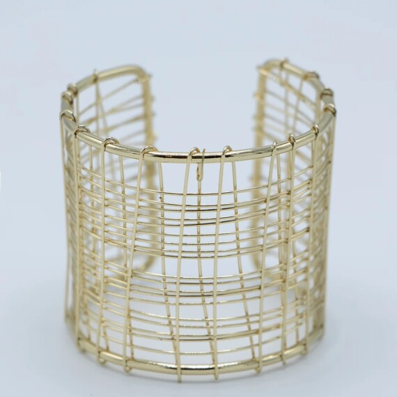 https://rawda-sy.kyveli.me/products/strings-bracelets