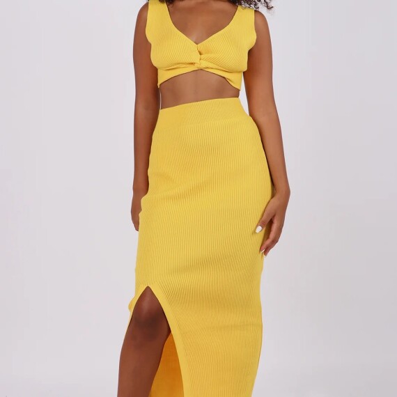 https://rawda-sy.kyveli.me/products/twist-detailed-set