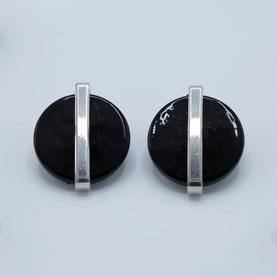 https://rawda-sy.kyveli.me/products/circular-earring-with-a-silver-line-in-the-middle