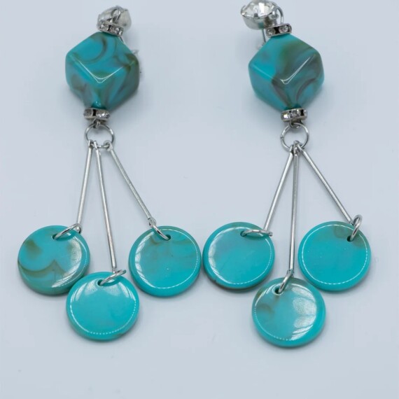 https://rawda-sy.kyveli.me/products/tassels-with-stone-circles