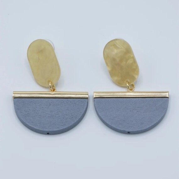 https://rawda-sy.kyveli.me/products/half-circle-grey-colored-1