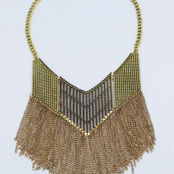 https://rawda-sy.kyveli.me/products/v-shaped-necklace