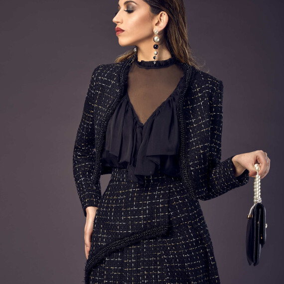 https://rawda-sy.kyveli.me/products/the-tweed-and-pearls-set