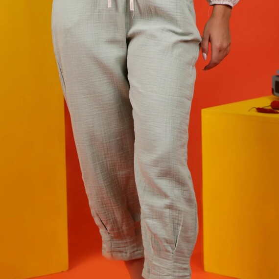 https://rawda-sy.kyveli.me/products/straight-cotton-pant