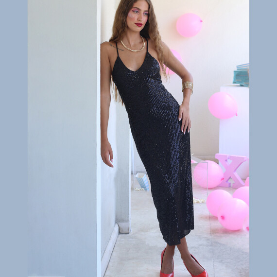 https://rawda-sy.kyveli.me/products/sequin-slip-dress